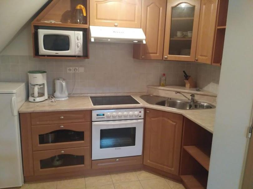 Apartment Klara โรกีนีซ นัด ยีเซอโร ภายนอก รูปภาพ